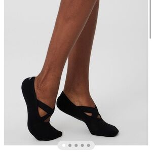 ALO Yoga Black Barre Socks